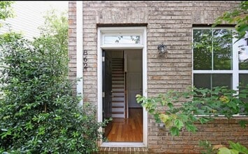 Building Photo - 862 Estes St