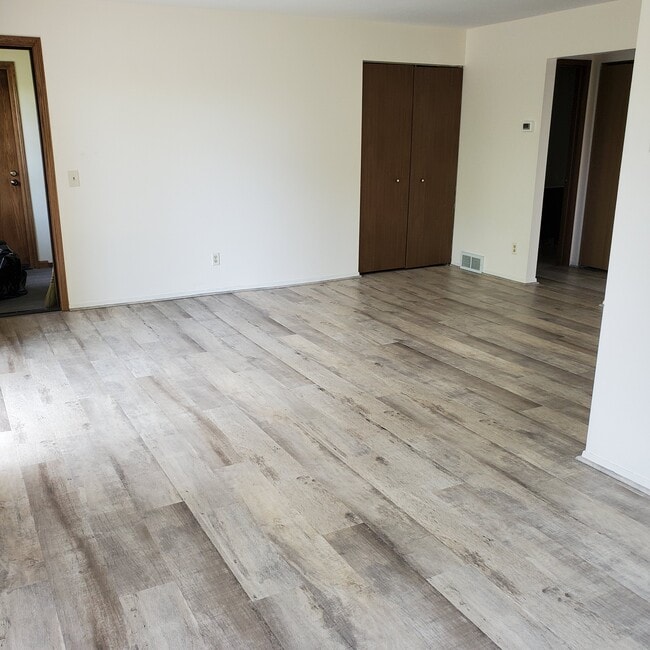 bedroom with closet space - 2609 Smithfield Dr
