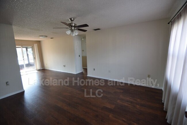 Building Photo - 1920 E Edgewood Dr