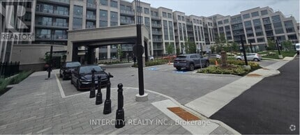 Building Photo - 2075-2075 King Rd