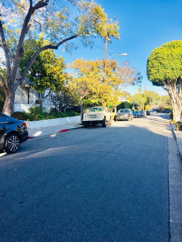 8986 Norma Pl Unit 2, West Hollywood, CA 90069 Apartments at 8986