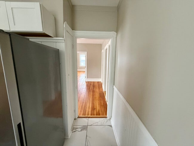 Building Photo - 43 Fruit Hill Ave