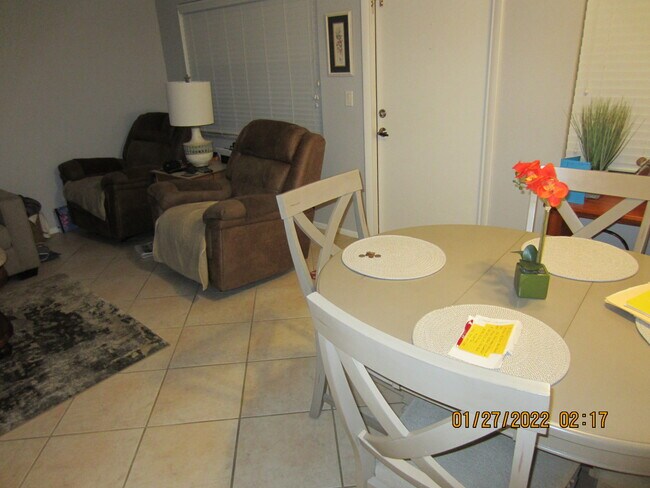 Foto del edificio - 47 Woodland Dr