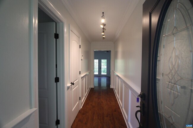 Foto del edificio - 2148 Lakeside Dr