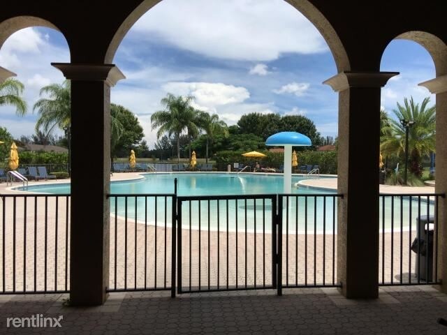 Foto del edificio - 3 br, 2.5 bath  - Rennaissance - Briar Bay