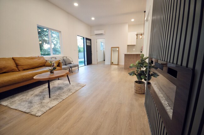 Foto del edificio - 6111 S 124th St