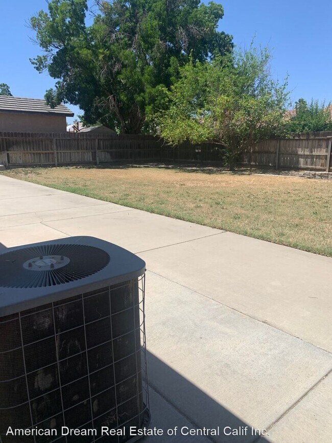 Building Photo - 3 br, 2 bath House - 1046 W Pebble Dr