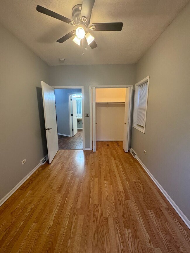 Building Photo - Available Now - Single Family home 2Bed 1 ...