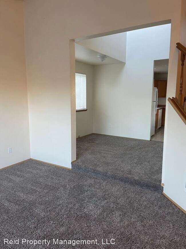 Building Photo - 3 br, 2.5 bath House - 24465 Taree Blvd NE
