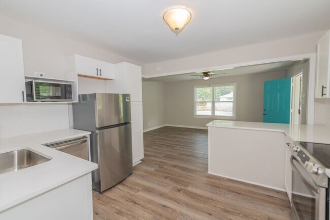 Foto del edificio - 525 Baker Cir NW