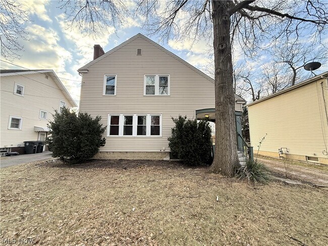 Foto del edificio - 837 Eastland Ave