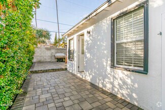 Building Photo - 5629 Satsuma Ave