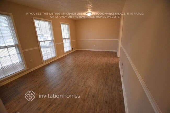 Building Photo - 247 Sandra Dr NW