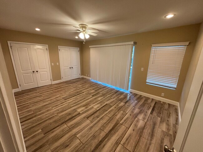 Foto del edificio - 657 N Golf Villa Rd