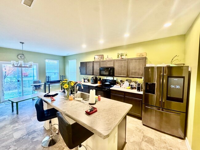 Foto del edificio - 13238 N Lndg Cir W