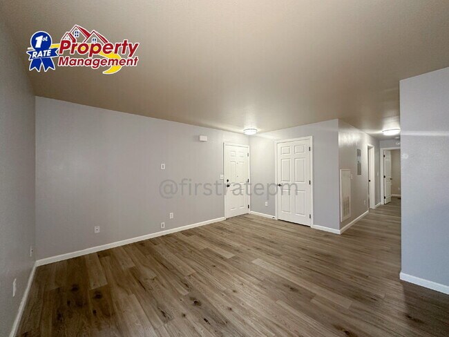 Foto del edificio - 10042 W Garverdale Ln