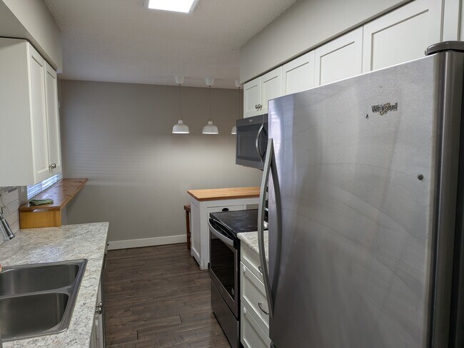 Photo du bâtiment - 45185 Wolfe Road104