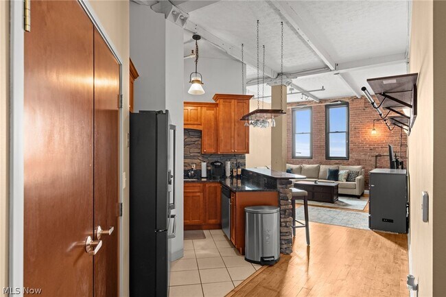 Foto del edificio - 1133 W 9th St