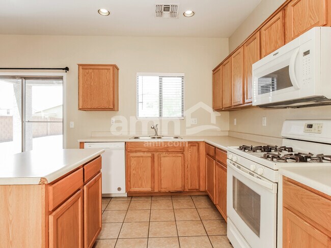 Foto del edificio - 2206 N 91st Ln