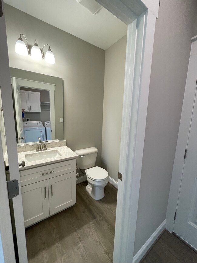 Foto del edificio - 7733 Barefoot Rd
