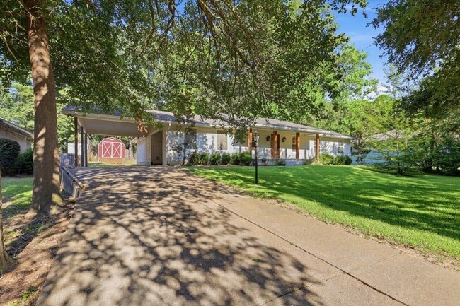 Photo - 117 McRee Dr House