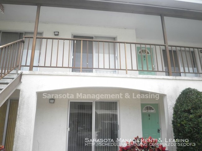 Foto del edificio - 4035 S School Ave