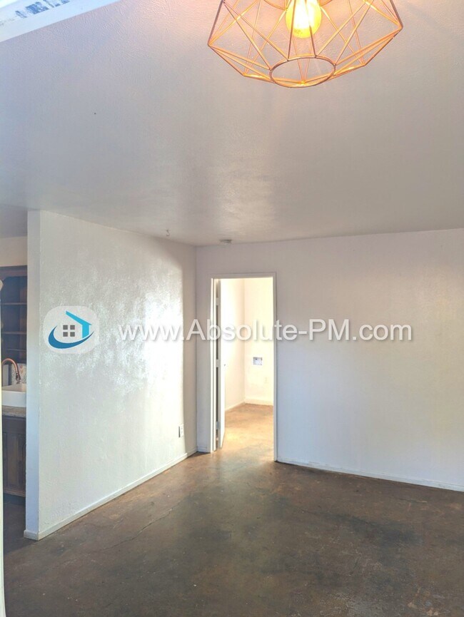 Foto del edificio - Cozy 1 Bedroom Studio in the Orangevale Ag...
