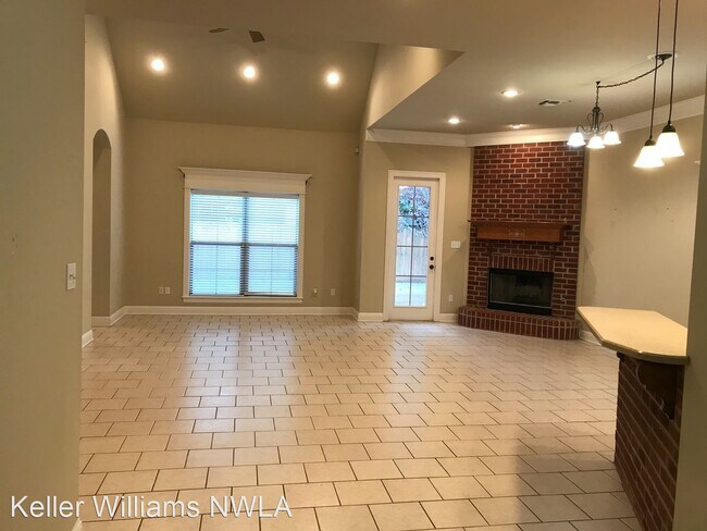 Foto del edificio - 4 br, 2.5 bath House - 413 Magazine Ct