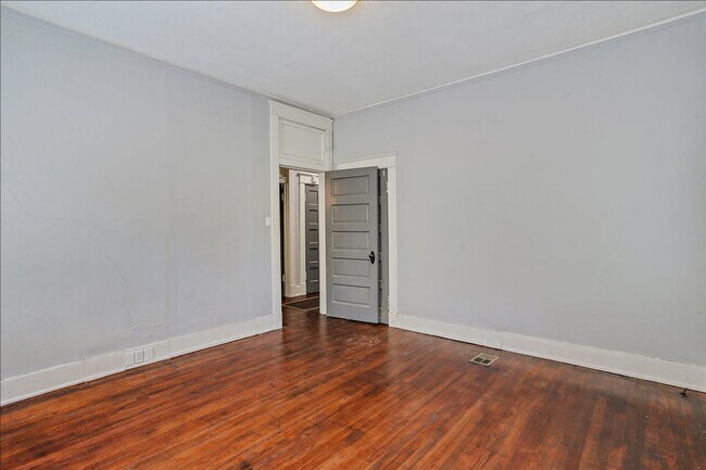 Foto del edificio - 904/906 Poplar Street