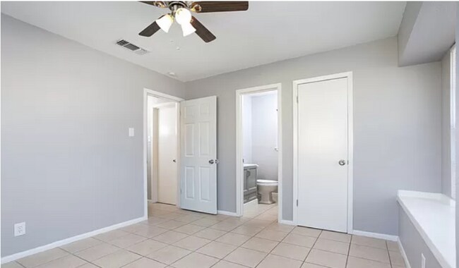 Foto del edificio - 7826 Oak Forest St