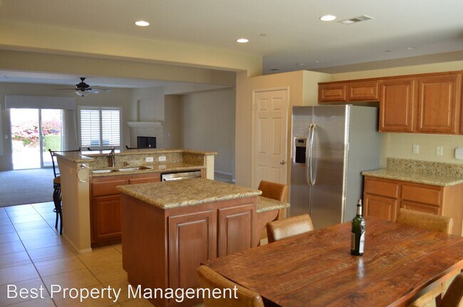 Building Photo - 4 br, 3 bath House - 1272 Vista Sol