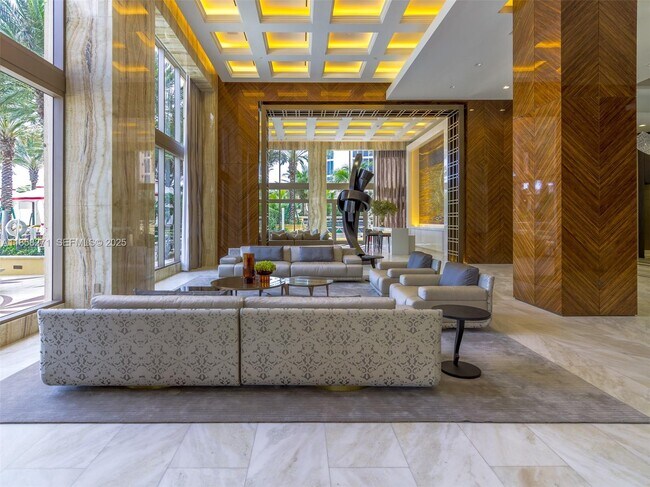 Foto del edificio - 17749 Collins Ave