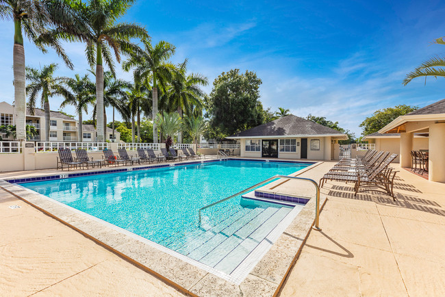 Legacy Palm Gardens Apartments - Hialeah, FL