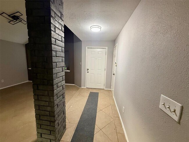 Building Photo - 24023 Red Sky Dr