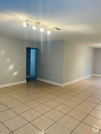 Building Photo - 3409 SW 64th Ave