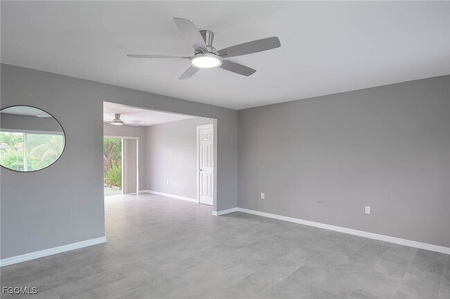 Building Photo - 409 SW 44th St