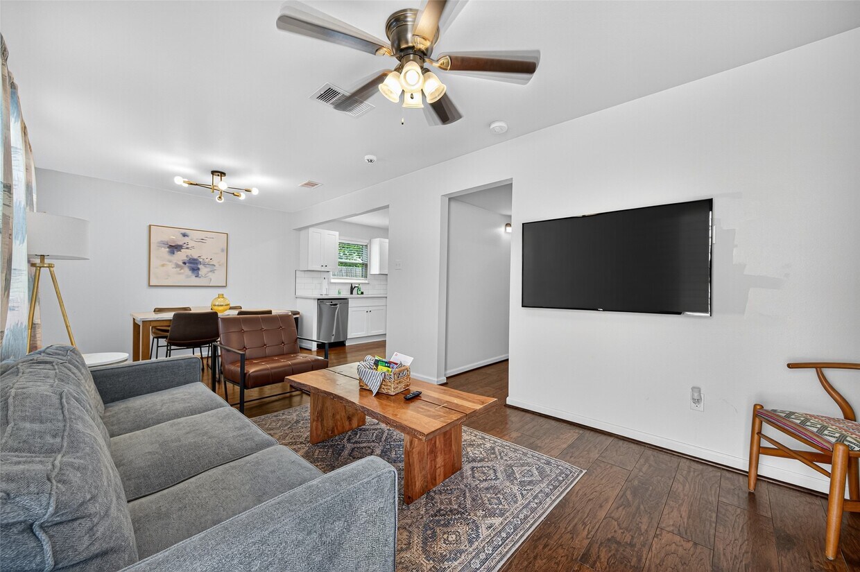 Foto principal - 2212 Rosewood St