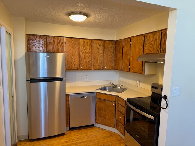 Building Photo - 34 Spring St