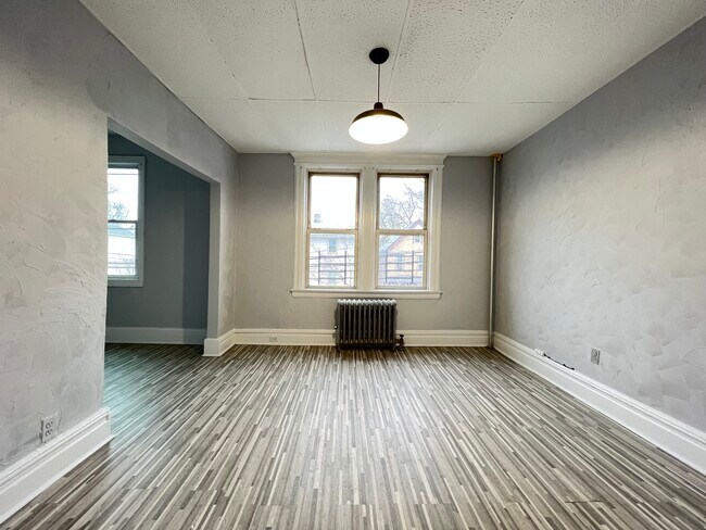 Unit 2 - 93 Norwood St