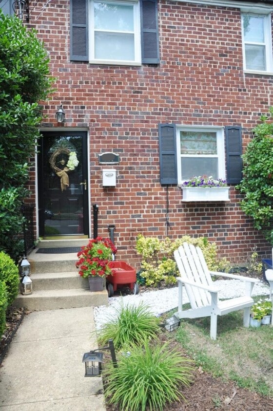 Primary Photo - 231 Aspen St