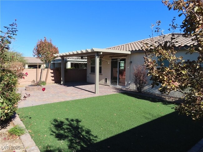 Building Photo - 2771 Alta Vista St