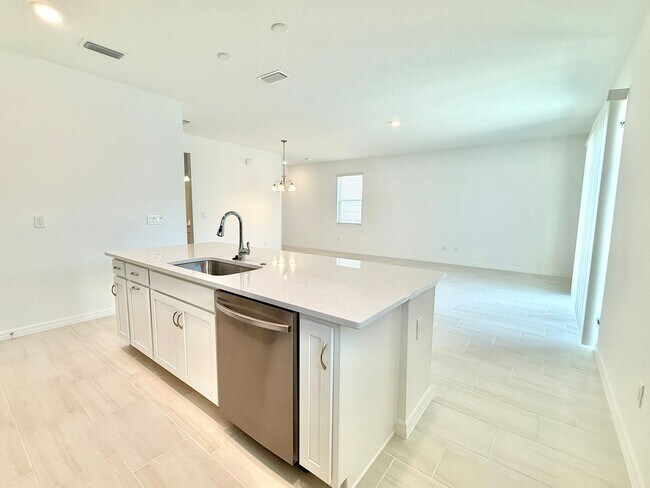 Foto del edificio - Step into style – Lease this 4Bed gem in D...