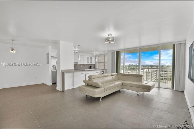 Foto del edificio - 18041 Biscayne Blvd