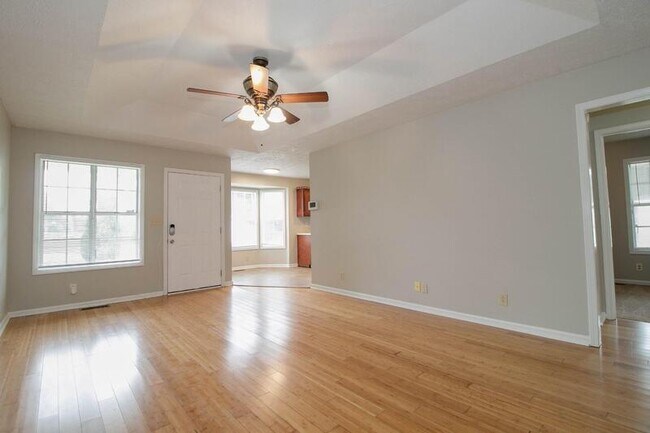 Foto del edificio - 700 Princeton Cir