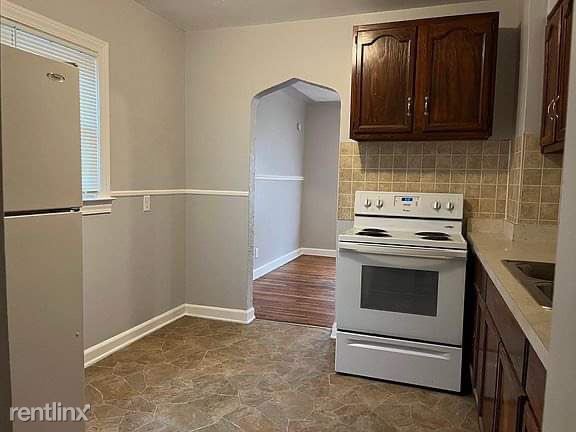 Building Photo - 2 br, 1 bath House - 3525 Poplar Ave