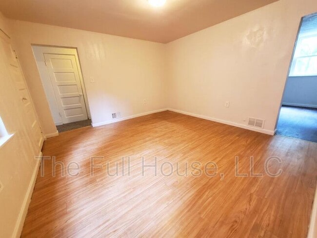 Building Photo - 1150 Brownsville Rd