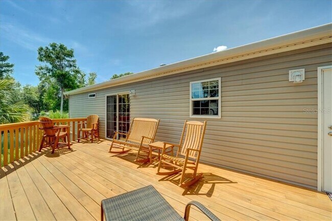 Foto del edificio - 6300 Theodan St