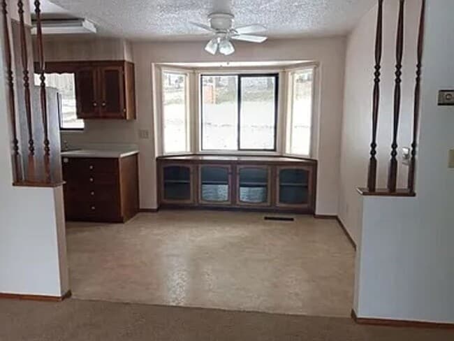 Building Photo - Country Living at it's best