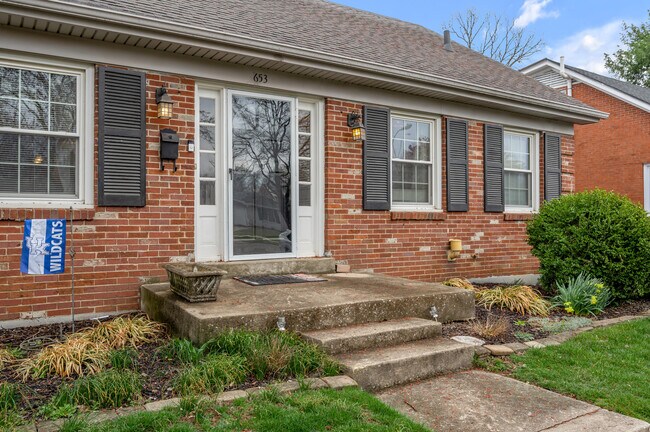 Foto del edificio - 653 Mt Vernon Dr