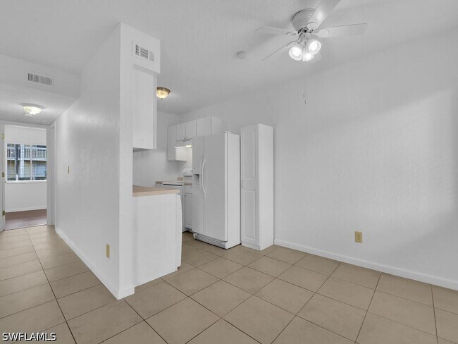 Foto del edificio - 4617 Bayshore Dr